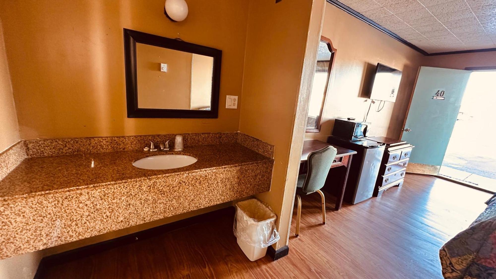 Currys Motel By Oyo Saginaw Mi מראה חיצוני תמונה